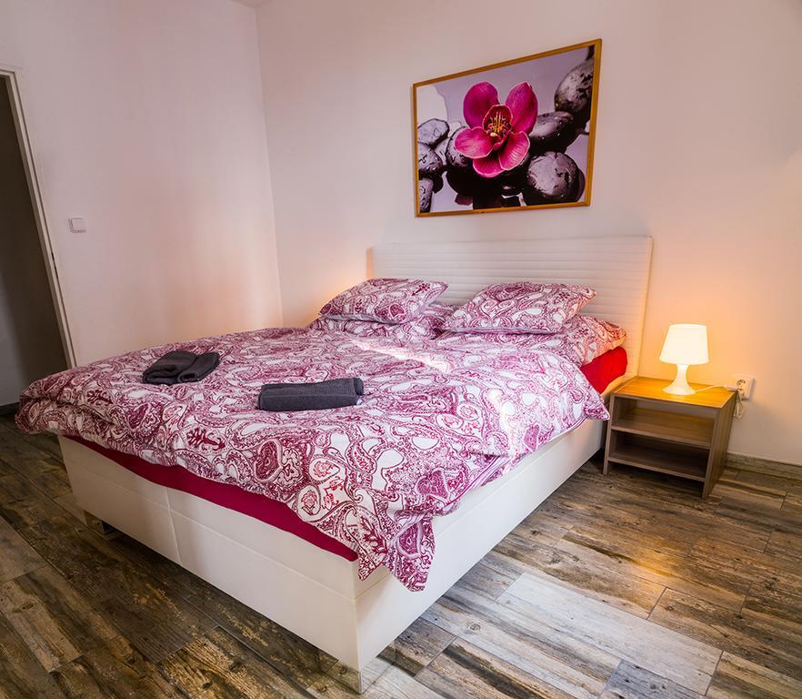 Guesthouse Zlaty Hrozen Česká Lípa Exteriör bild