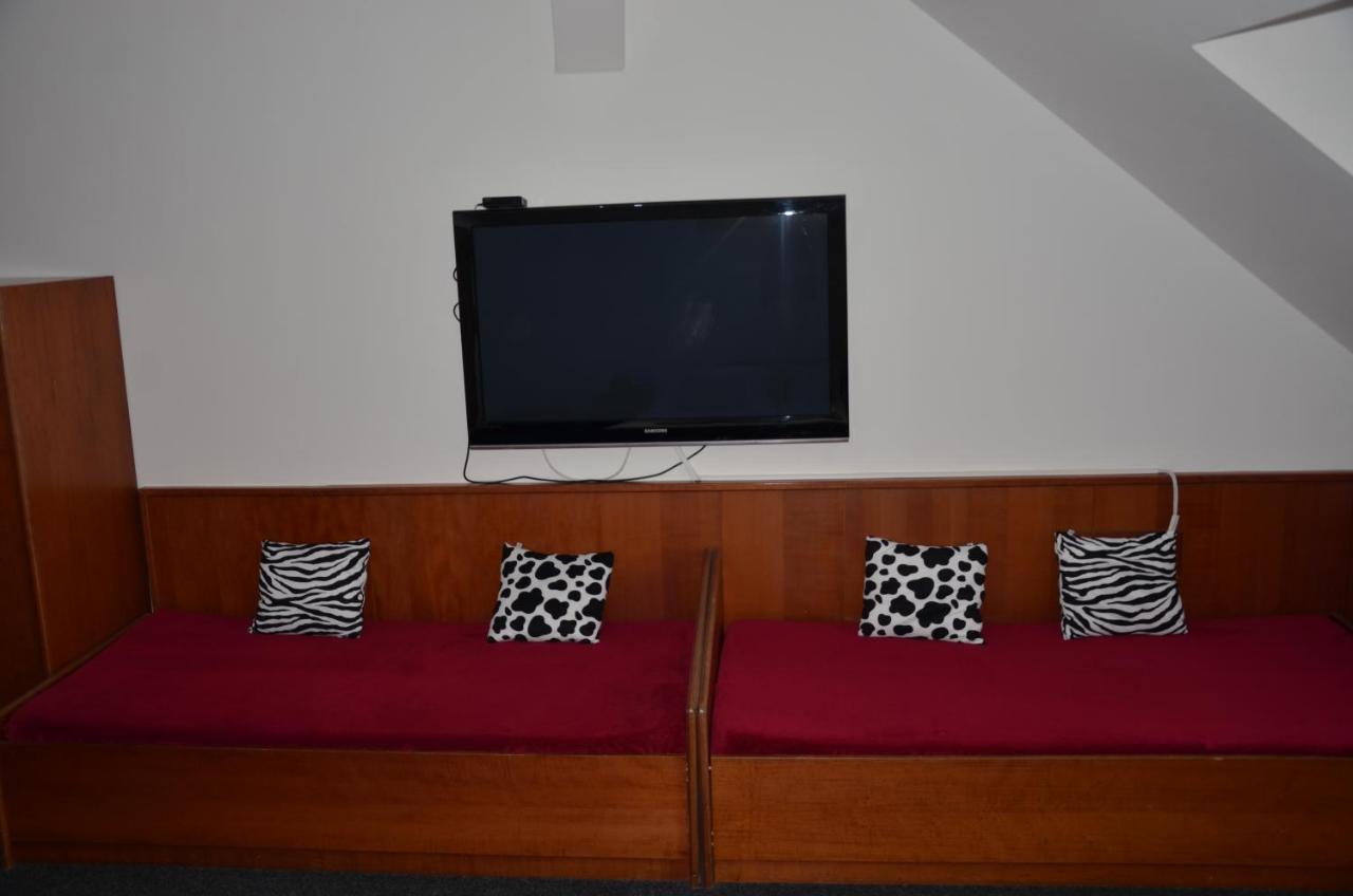 Guesthouse Zlaty Hrozen Česká Lípa Exteriör bild