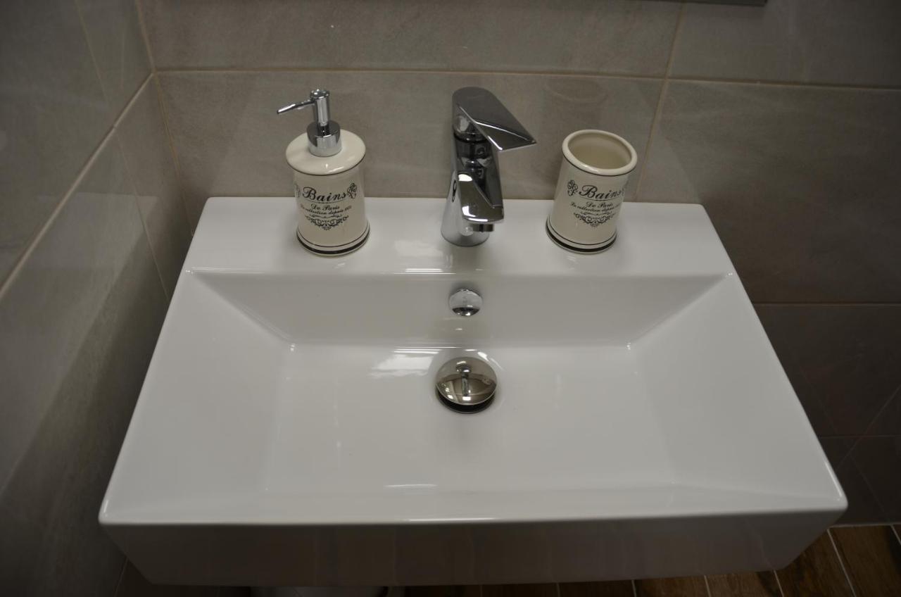 Guesthouse Zlaty Hrozen Česká Lípa Exteriör bild