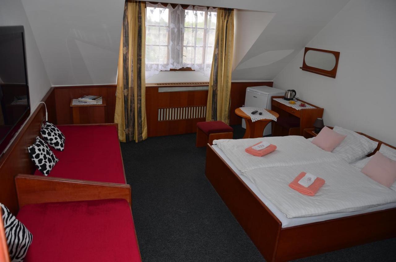 Guesthouse Zlaty Hrozen Česká Lípa Exteriör bild